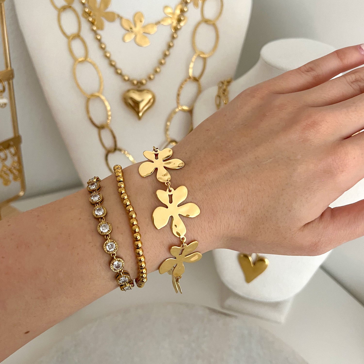 chunky flower armband